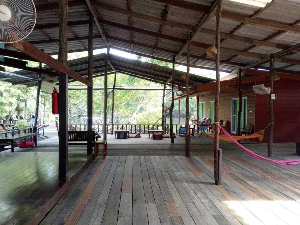 Ta Yai Homestay Ko Kut Exterior photo